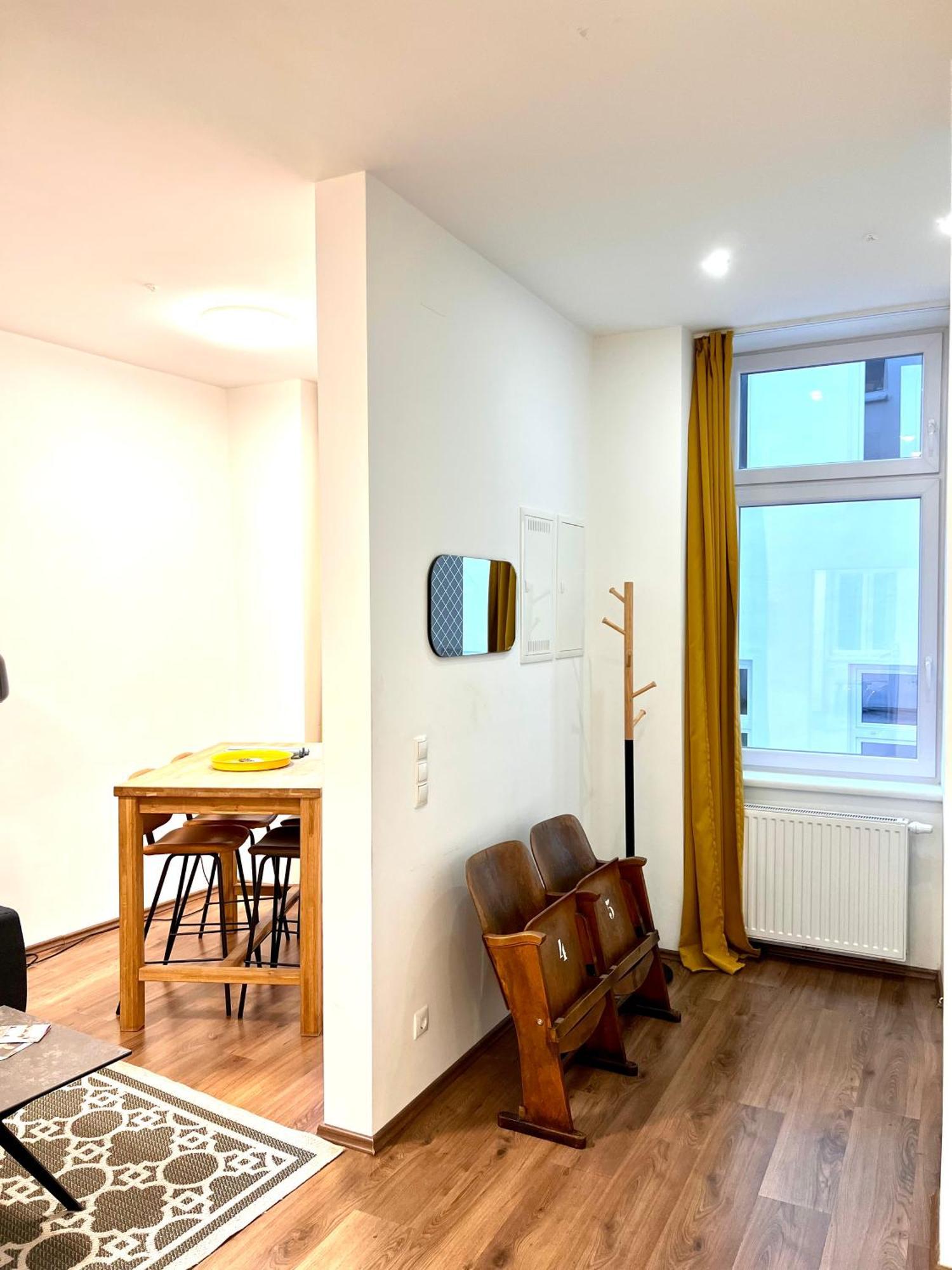 The Barts Apartments - Self Check-In Wina Bagian luar foto
